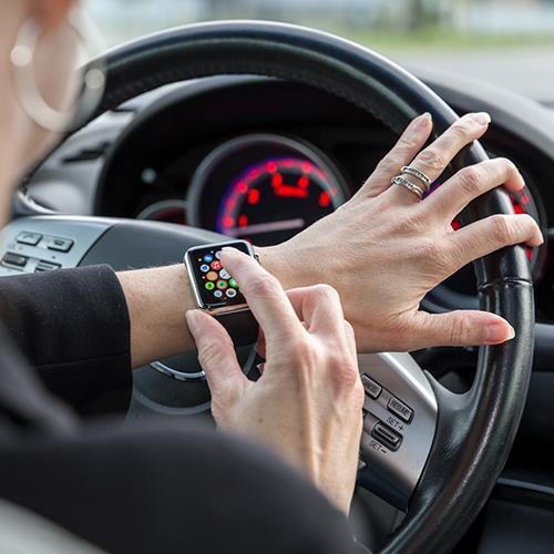A Complete Guide to Recognizing and Avoiding Distracted Driving