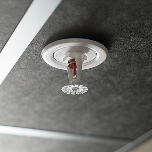 Fire sprinkler on the ceiling. 