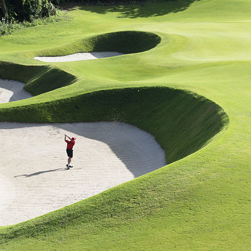 7 Keys to Hitting Great Shots out of Fairway Bunkers